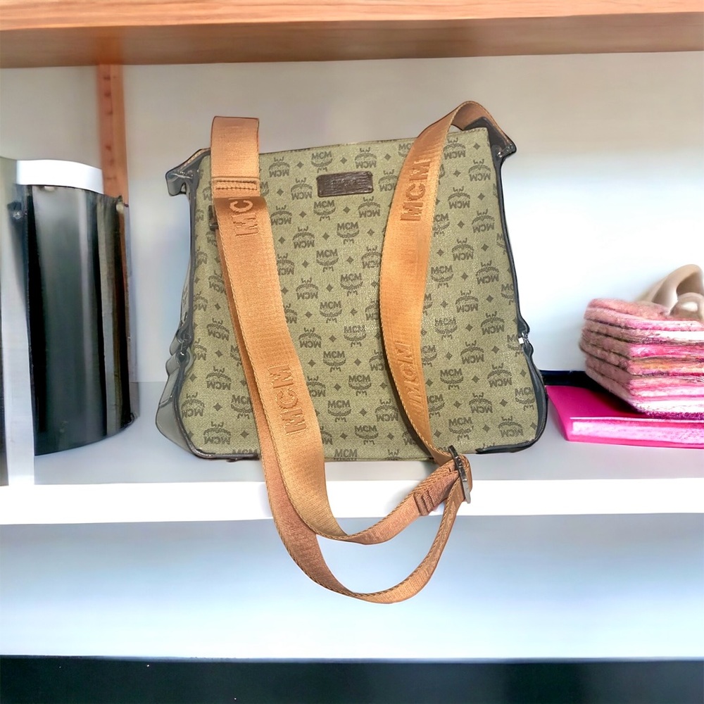 MCM - Picture 2 of 9
